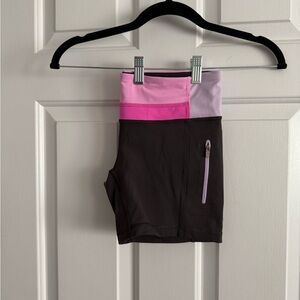 lululemon athletica Fast Track Short II - Size 6